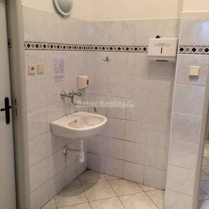 RK Dobré reality predáva polyfunkčný objekt v Hurbanove. — foto 16