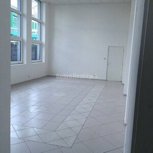 RK Dobré reality predáva polyfunkčný objekt v Hurbanove. — foto 18
