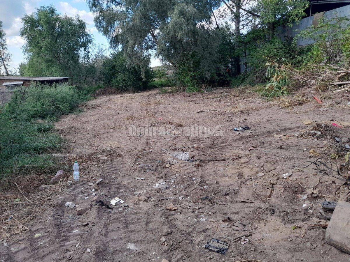 Stavebný pozemok Dvory nad Žitavou