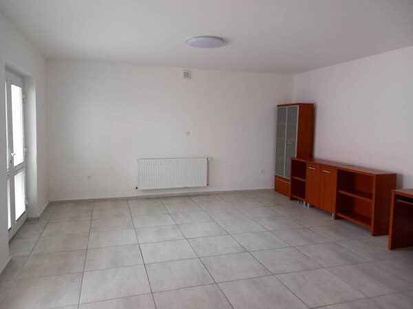 Nájomné priestory v centre Šale