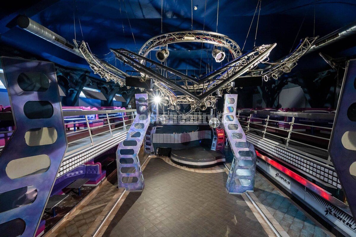 VEĽKORYSÝ MULTIFUNKČNÝ PRIESTOR S GALÉRIOU, 815 m², CENTRUM BREZNA — foto 4