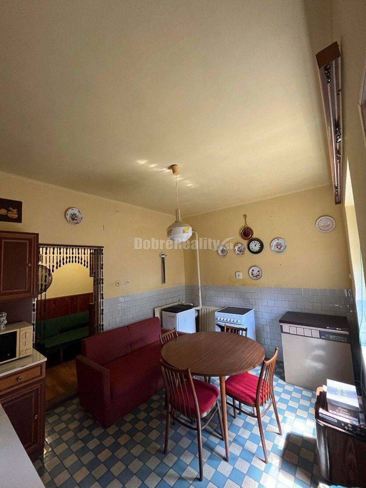 Ponúkame Vám na predaj útulný 4-izb. rodinný dom v obci Gbelce. — foto 9