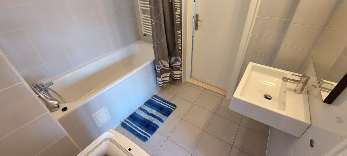 PRENÁJOM: VEĽKOMETRÁŽNY 2 IZBOVÝ BYT S 2 LOGGIAMI, CENTRUM — foto 15