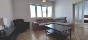 PRENÁJOM: VEĽKOMETRÁŽNY 2 IZBOVÝ BYT S 2 LOGGIAMI, CENTRUM — foto 5