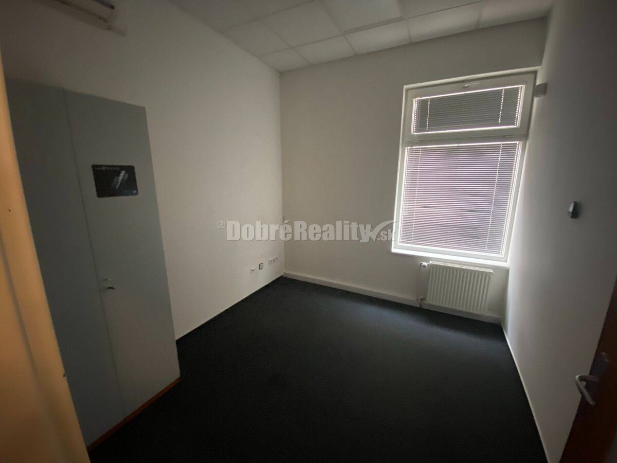 Na prenájom exkluzívne komerčné priestory v centre Rimavskej Soboty — foto 11