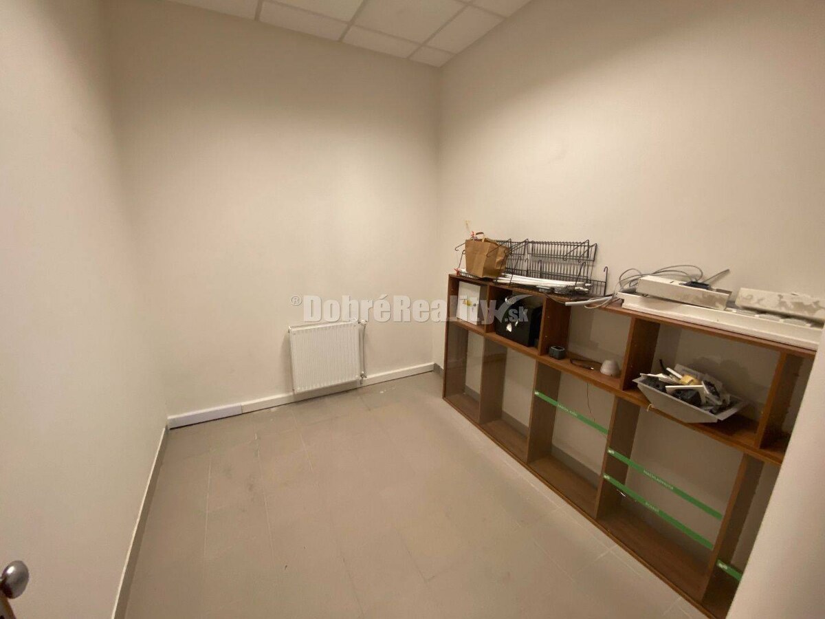 Na prenájom exkluzívne komerčné priestory v centre Rimavskej Soboty — foto 12