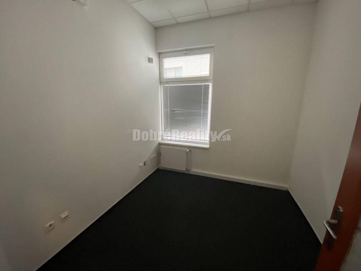 Na prenájom exkluzívne komerčné priestory v centre Rimavskej Soboty — foto 13
