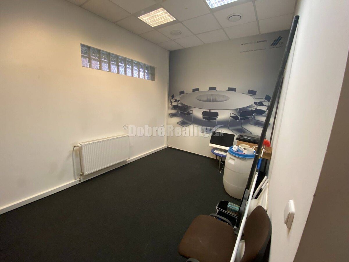 Na prenájom exkluzívne komerčné priestory v centre Rimavskej Soboty — foto 14