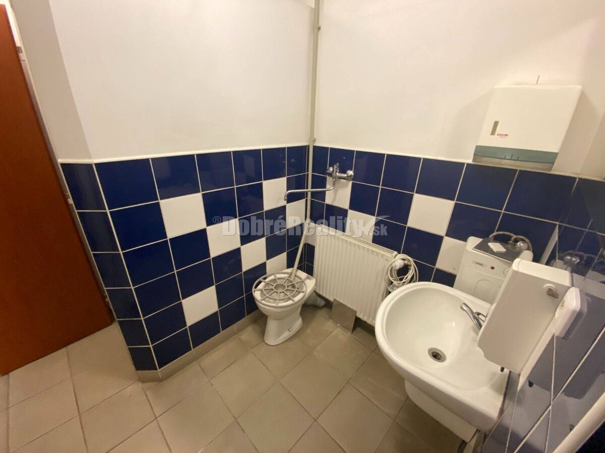 Na prenájom exkluzívne komerčné priestory v centre Rimavskej Soboty — foto 16