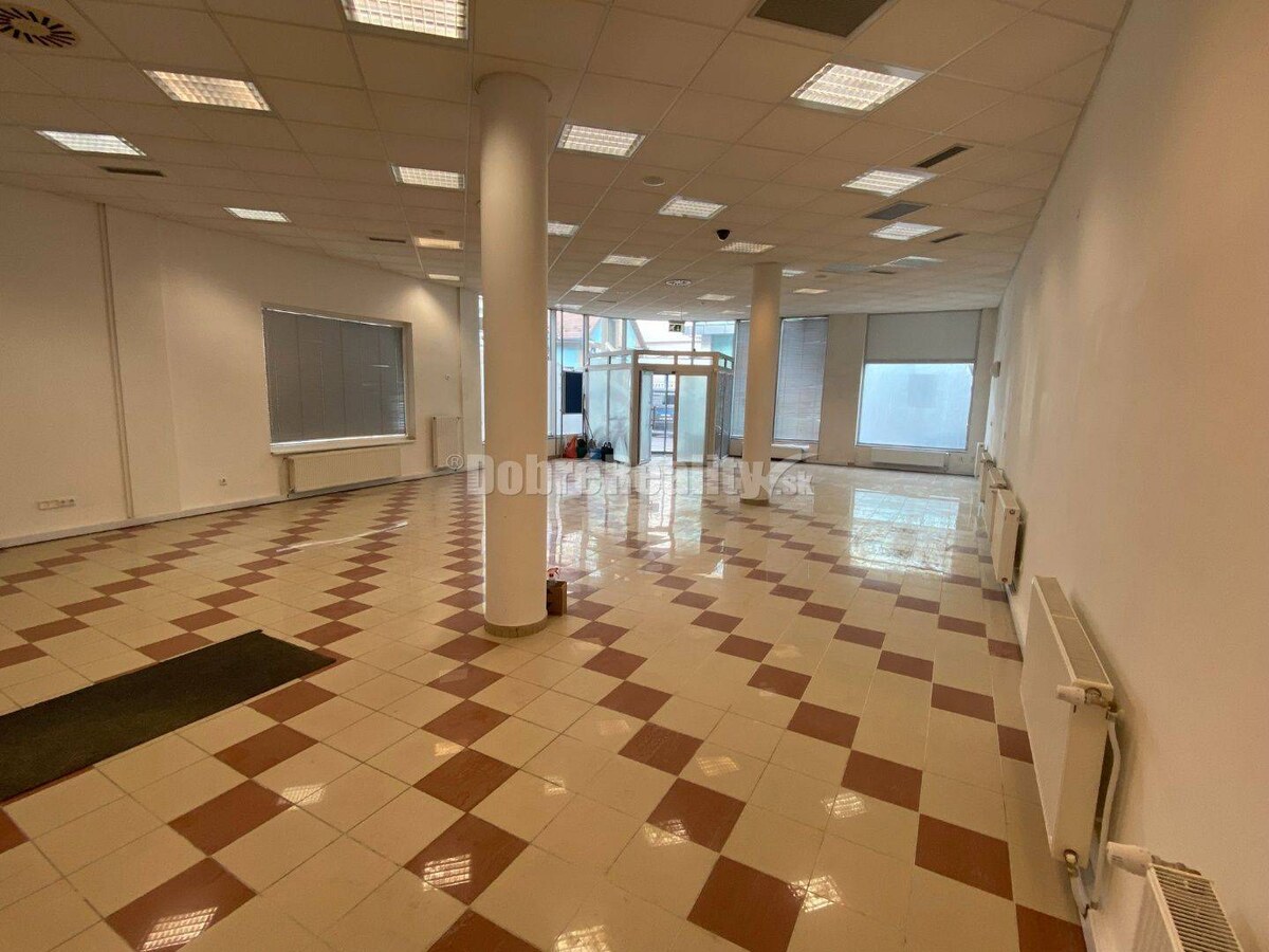 Na prenájom exkluzívne komerčné priestory v centre Rimavskej Soboty — foto 2