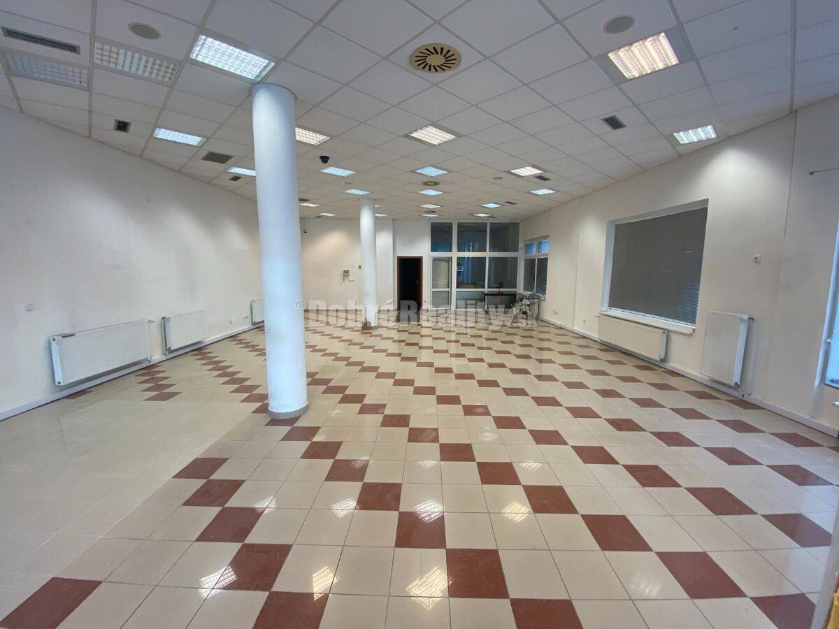Na prenájom exkluzívne komerčné priestory v centre Rimavskej Soboty — foto 3