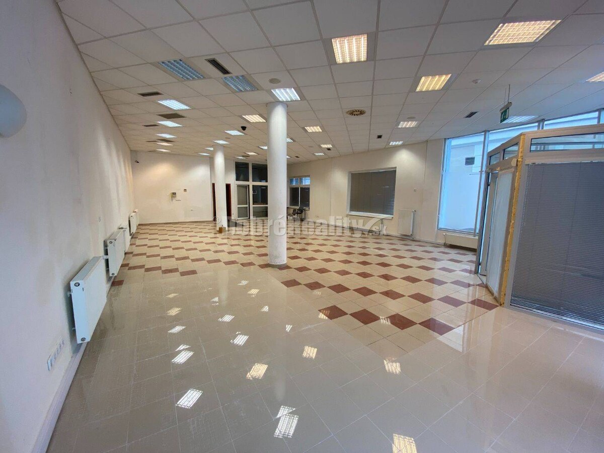 Na prenájom exkluzívne komerčné priestory v centre Rimavskej Soboty — foto 4