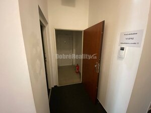 Na prenájom exkluzívne komerčné priestory v centre Rimavskej Soboty — foto 10
