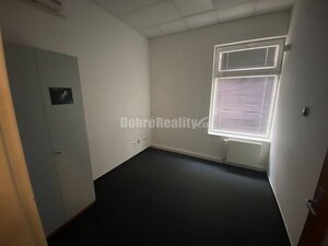 Na prenájom exkluzívne komerčné priestory v centre Rimavskej Soboty — foto 11