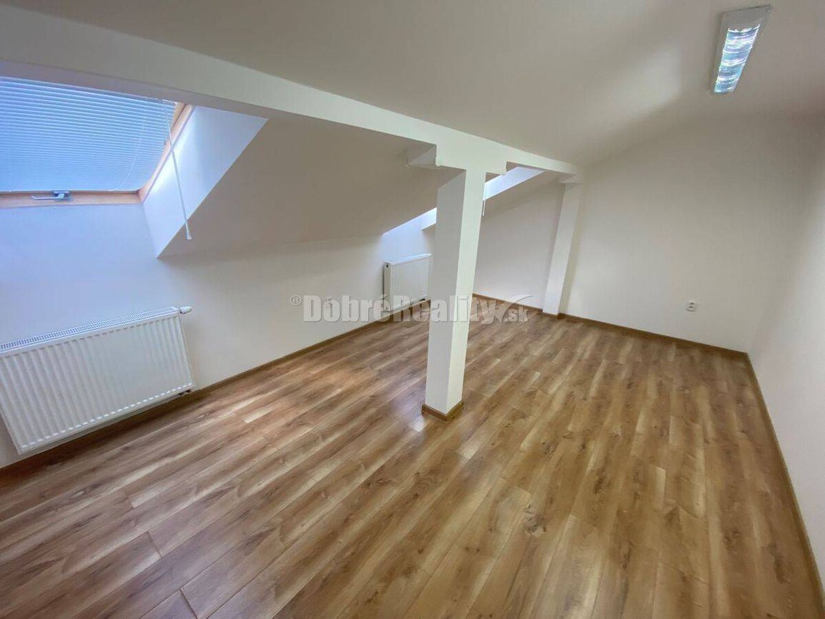 Na prenájom pekný komerčný priestor, na služby v Rimavskej Sobote — foto 2