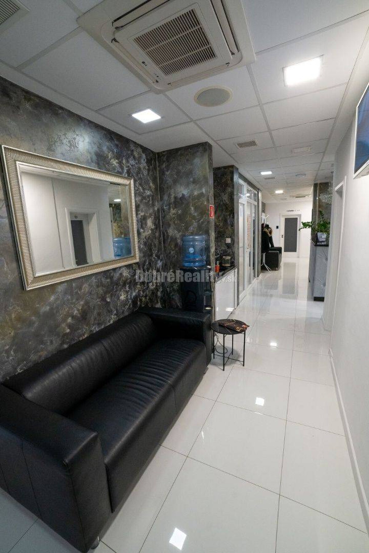 Krásne priestory na podnikanie do prenájmu v centre Rimavskej Soboty — foto 3