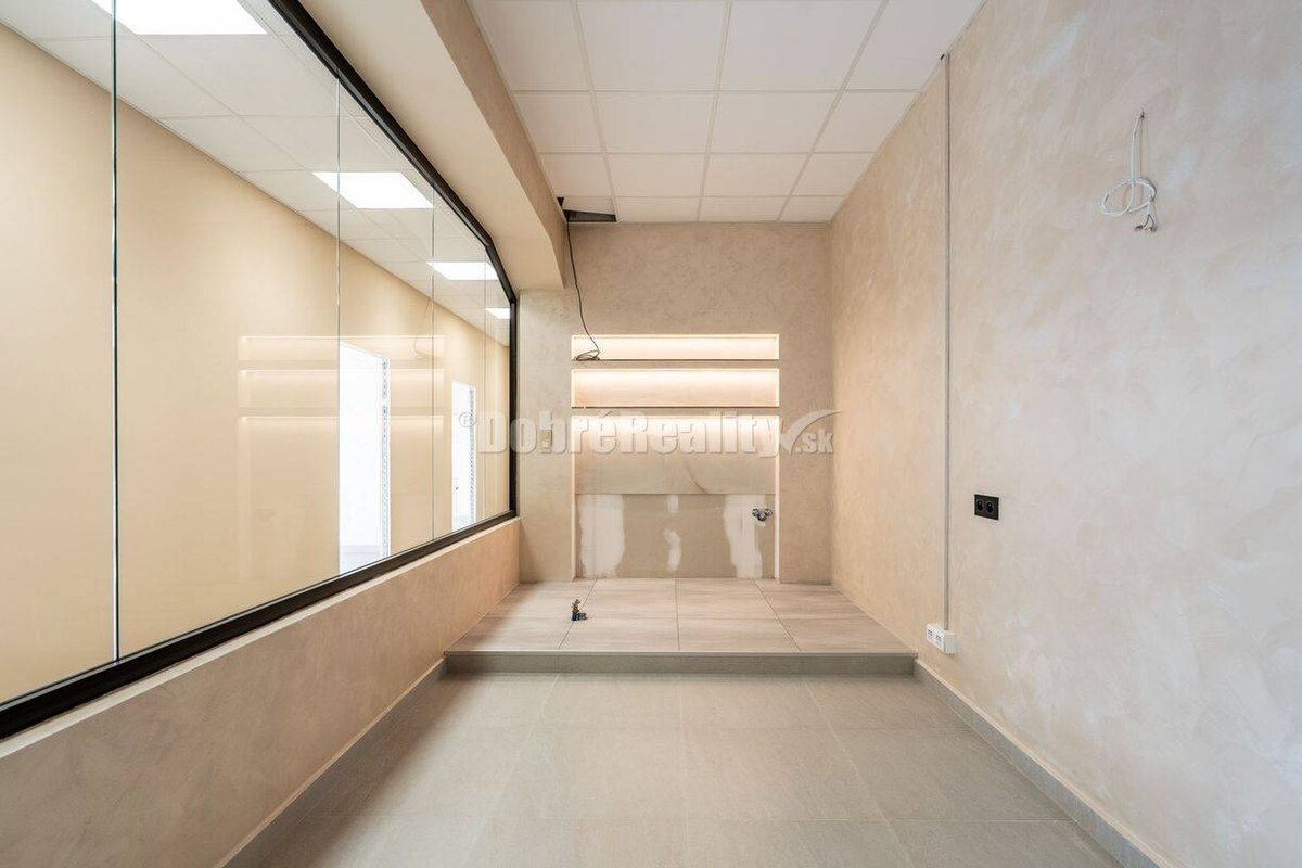 Obchodný alebo administratívny priestor, 160 m2, Banská Bystrica — foto 10