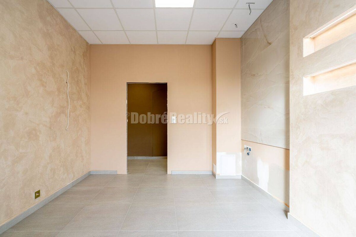 Obchodný alebo administratívny priestor, 160 m2, Banská Bystrica — foto 11