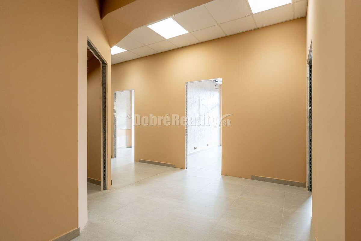 Obchodný alebo administratívny priestor, 160 m2, Banská Bystrica — foto 13