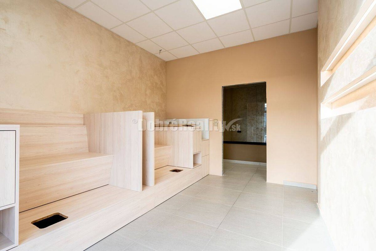 Obchodný alebo administratívny priestor, 160 m2, Banská Bystrica — foto 3