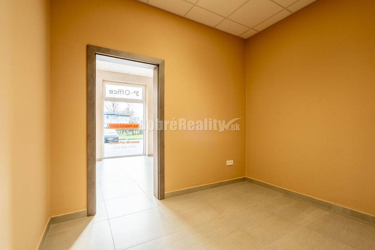 Obchodný alebo administratívny priestor, 160 m2, Banská Bystrica — foto 9