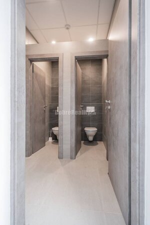 Obchodný alebo administratívny priestor, 160 m2, Banská Bystrica — foto 15