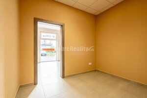 Obchodný alebo administratívny priestor, 160 m2, Banská Bystrica — foto 9