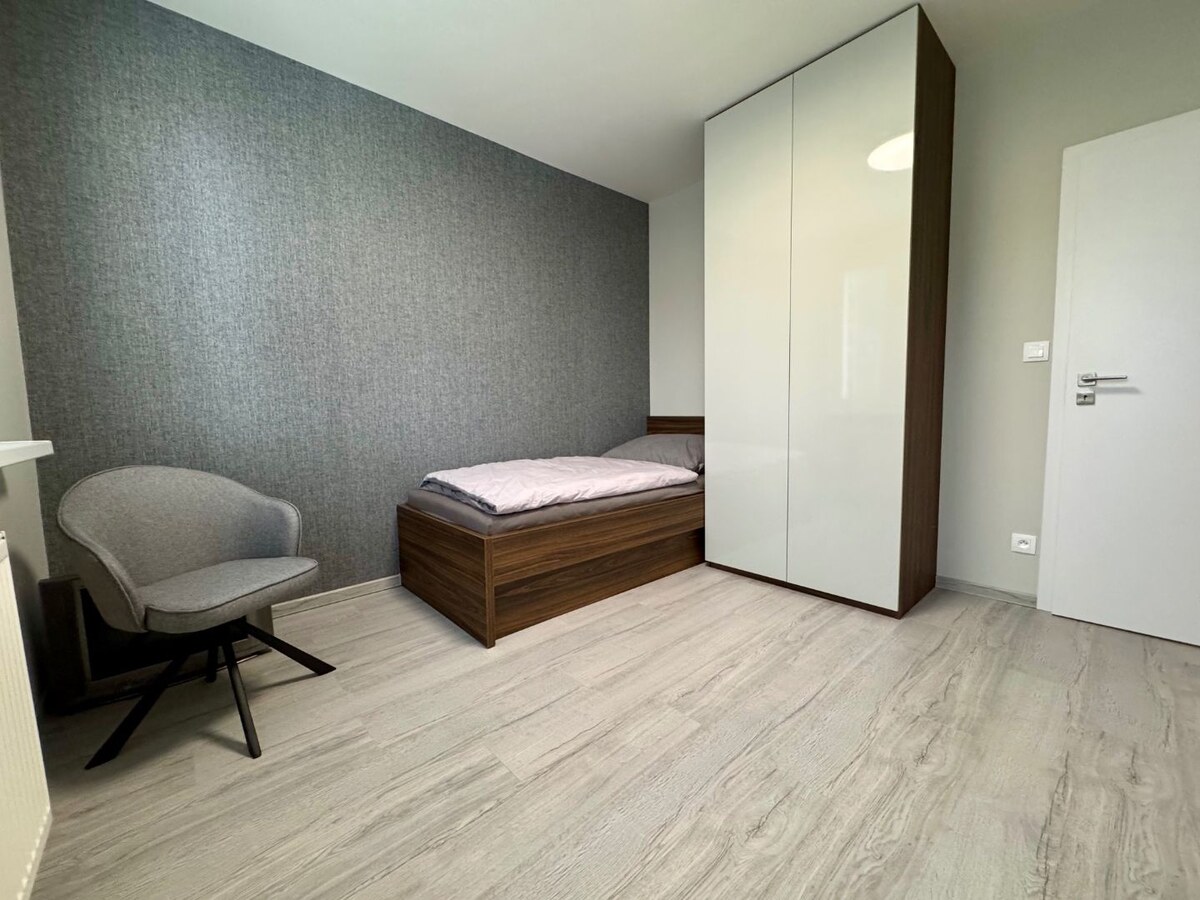 Kompletne zrekonštruovaný 4-izbový byt na prenájom v Prievidzi — foto 7