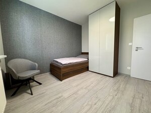 Kompletne zrekonštruovaný 4-izbový byt na prenájom v Prievidzi — foto 7