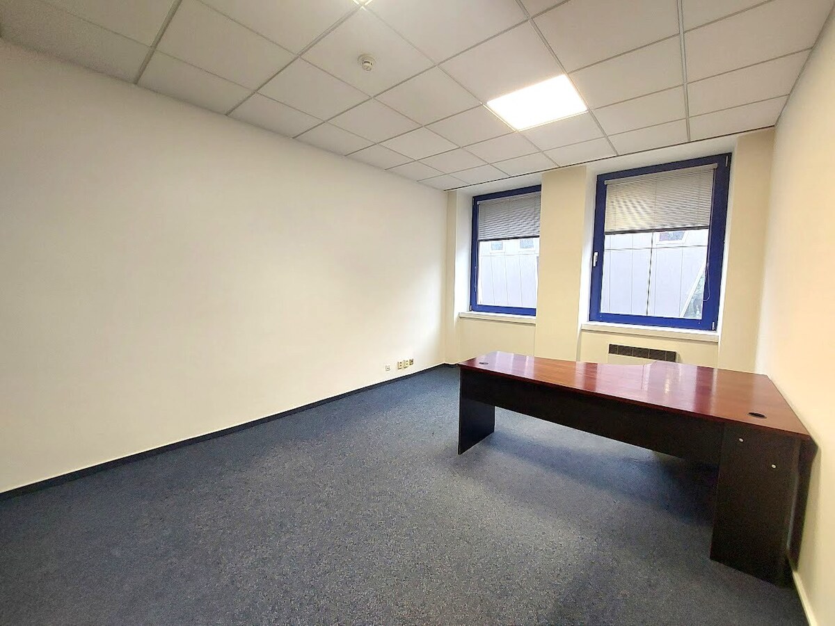 PRENÁJOM: KANCELÁRSKY PRIESTOR V CENTRE  BANSKEJ BYSTRICE — foto 2