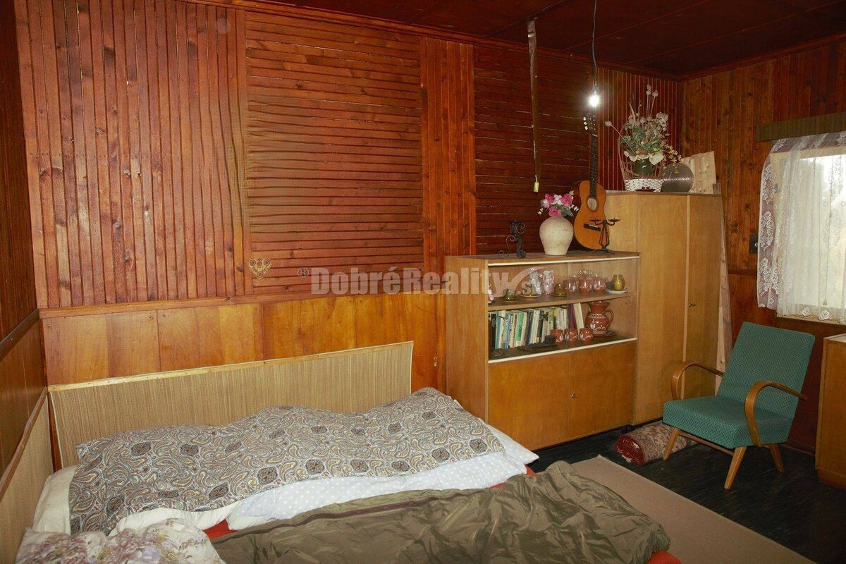 DOBRÉ REALITY - Sympatická rekreačná chatka so záhradou na predaj — foto 9