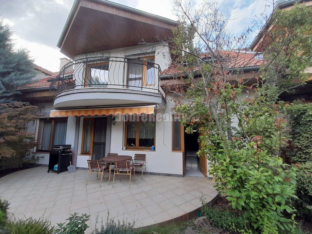 Nadštandartný 6 izbový rodinný dom v Nových Zámkoch — foto 11