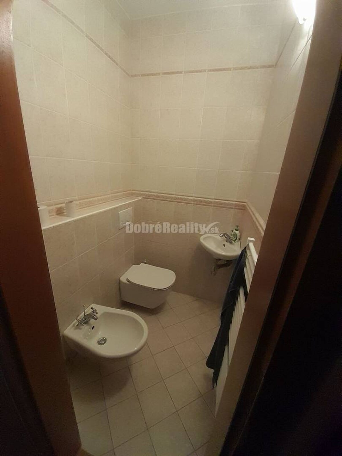 Nadštandartný 6 izbový rodinný dom v Nových Zámkoch — foto 8