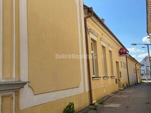 Na predaj veľká, lukratívna komerčná budova v centre Rimavskej Soboty — foto 5