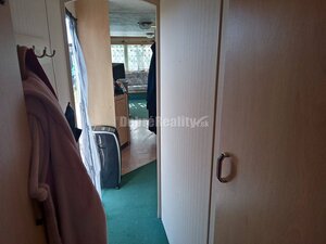 Parádny pozemok s mobilným domom na predaj — foto 2