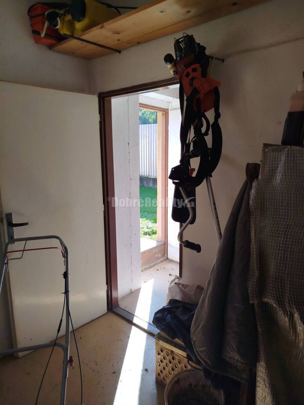 Rodinný  dom s veľkým pozemkom v tichom a krásnom prostredí pod Považs — foto 13