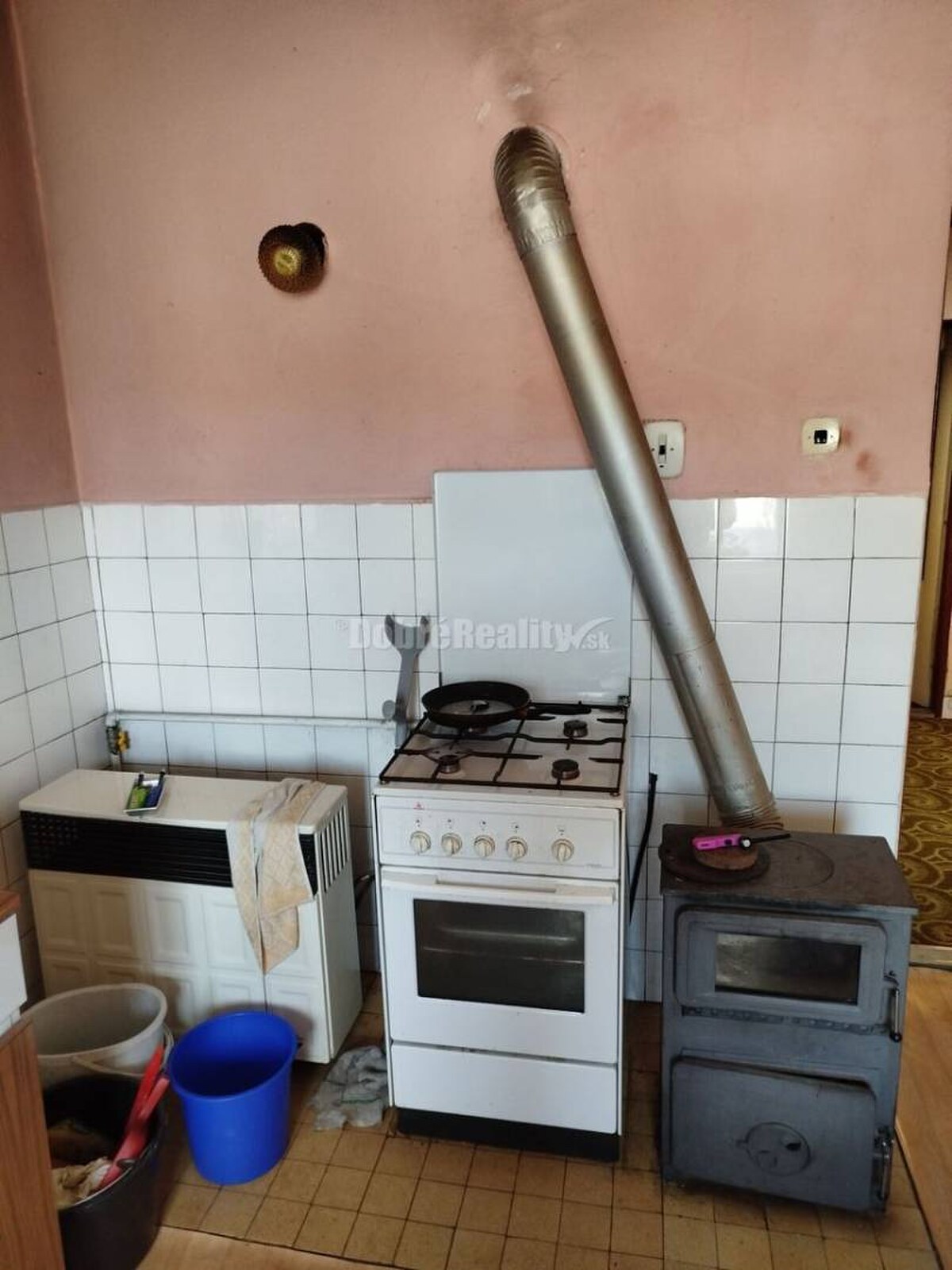 Rodinný  dom s veľkým pozemkom v tichom a krásnom prostredí pod Považs — foto 16