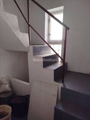 Rodinný  dom s veľkým pozemkom v tichom a krásnom prostredí pod Považs — foto 17