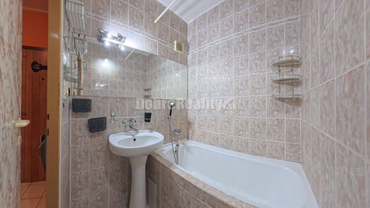 DOBRÉ REALITY ponúkajú priestranný 2-izbový byt 67 m² — foto 8