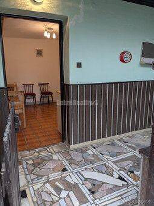 Dobré Reality ponúkajú na predaj viničný domček v tichej lokalite Star — foto 7