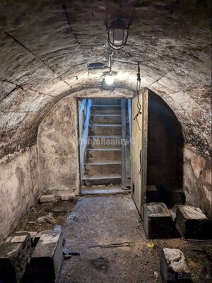 Dobré Reality ponúkajú na predaj viničný domček v tichej lokalite Star — foto 10