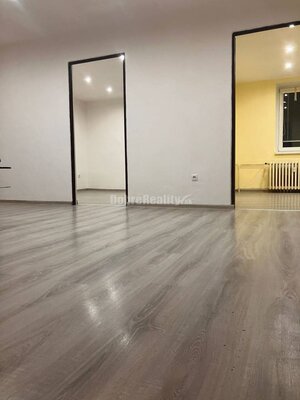 Prenájom 3-izbového bytu v Rimavskej Sobote – Rožňavská ulica — foto 1