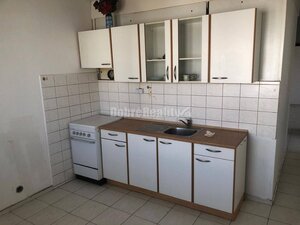 Pripravujeme prenájom 3 - izbového bytu v Lučenci na Vajanského ulici. — foto 2