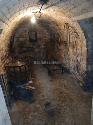 DOBRÉ REALITY  - Vidiecky dom v obci Farná — foto 4