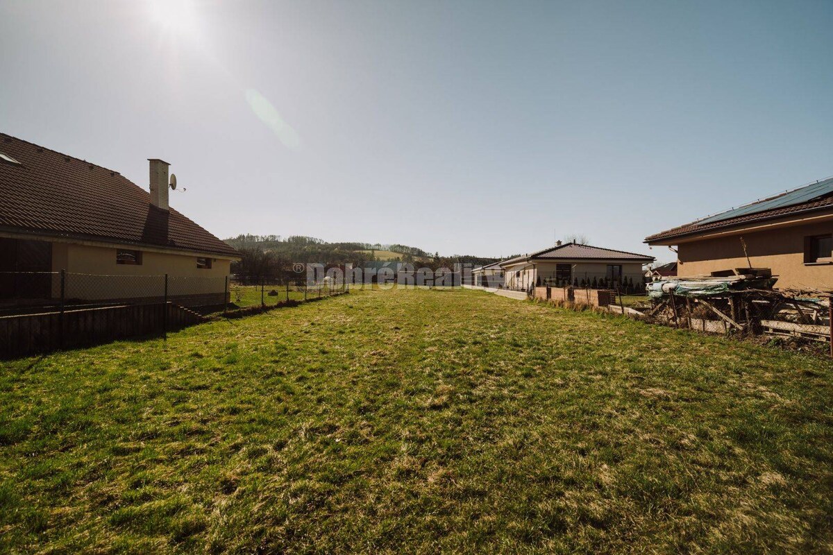 PREDAJ: Pozemok pre výstavbu rodinného domu vo Veľkej Lúke, 593 m2, ok — foto 2