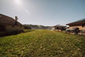 PREDAJ: Pozemok pre výstavbu rodinného domu vo Veľkej Lúke, 593 m2, ok — foto 2