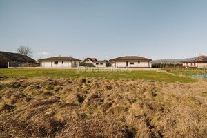 PREDAJ: Veľká Lúka - Záhumnie - pozemok pre rodinný dom, 772 m2 — foto 3