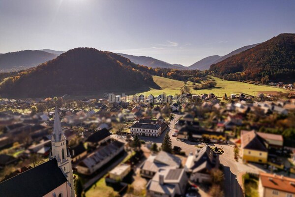 PREDAJ: Historický hostinec pod Muránskym Hradom, 1102 m2, Muráň - okr