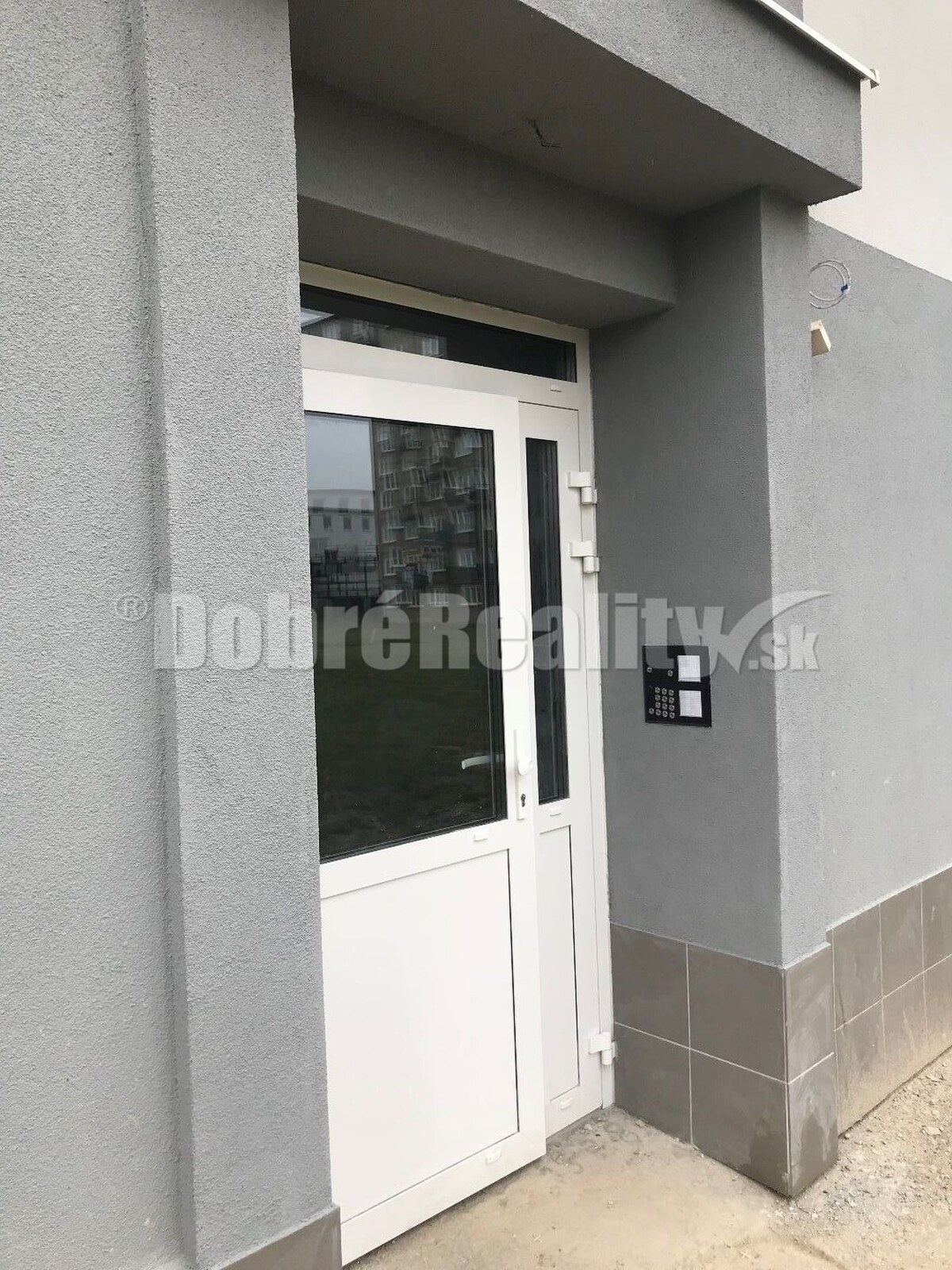 Ponúkame na prenájom 1 izbový byt v Prievidzi — foto 6