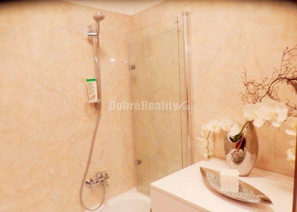 REZERVOVANÉ......Na prenájom nadštandardný byt na Slnečnom nábreží — foto 7